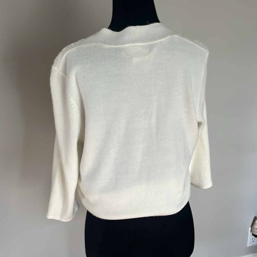 Cute Vintage Cream Sweater! - Picture 3 of 5